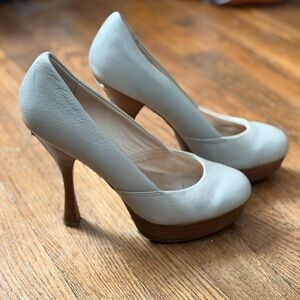 Michael KORS MK BELINDA SILVER LOGO PLATE ROUND TOE PUMPS